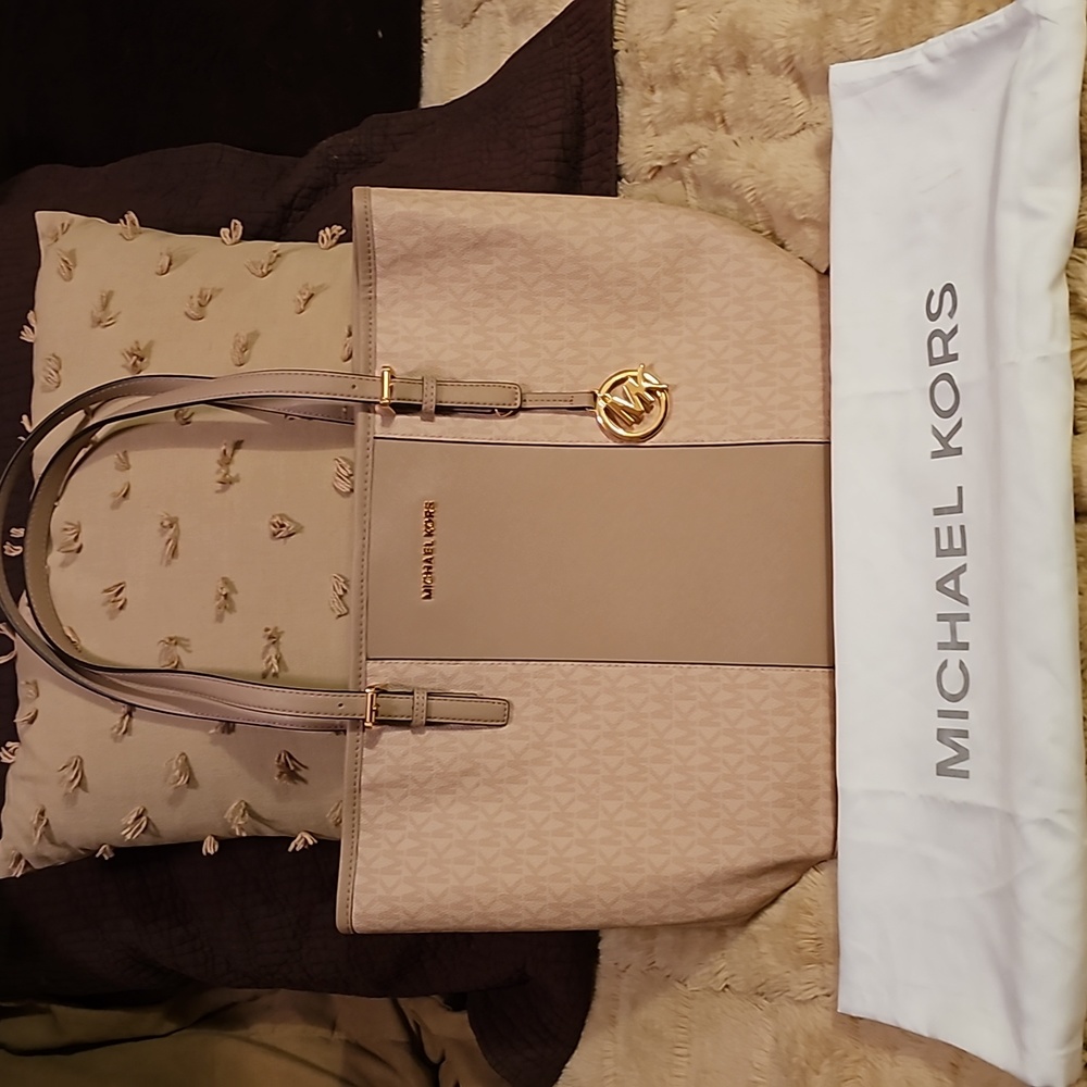 $100 Brand New Michael Kors Tote